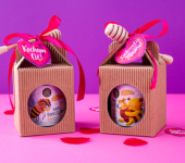 1 miód w kartoniku na Walentynki z 1 znakiem zodiaku