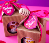 1 miód w kartoniku na Walentynki z 1 znakiem zodiaku