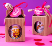 1 miód w kartoniku na Walentynki z 1 znakiem zodiaku