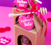 1 duży miód w kartoniku na Walentynki