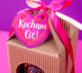 1 duży miód w kartoniku na Walentynki