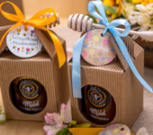 1 miód w kartoniku na Dzień Kobiet