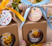 1 miód w kartoniku na Dzień Kobiet z 1 znakiem zodiaku