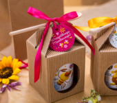 1 miód w kartoniku na Dzień Kobiet z 1 znakiem zodiaku