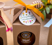 1 duży miód w kartoniku na każdą okazję (3 kolory)