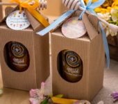 1 duży miód w kartoniku na każdą okazję (3 kolory)