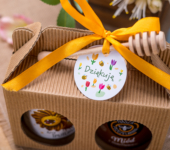 2 miody w kartoniku na Dzień Kobiet z 1 znakiem zodiaku