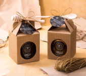 1 miód w kartoniku na każdą okazję (2 kolory)