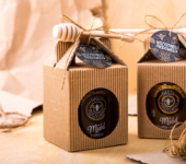 1 miód w kartoniku na każdą okazję (2 kolory)