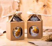 1 miód w kartoniku na każdą okazję z 1 znakiem zodiaku (2 kolory)