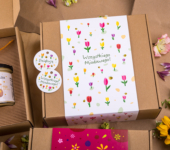 2 miody w pudełku na Dzień Kobiet z 1 znakiem zodiaku