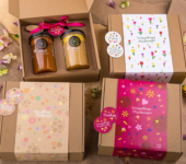 2 duże miody w pudełku na Dzień Kobiet