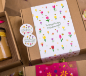 2 duże miody w pudełku na Dzień Kobiet