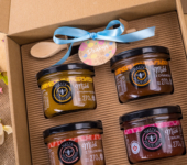 4 miodki w pudełku na Dzień Kobiet