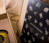 2 miody w pudełku na każdą okazję z 1 znakiem zodiaku (2 kolory)