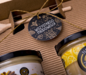 2 miody w pudełku na każdą okazję z 1 znakiem zodiaku (2 kolory)