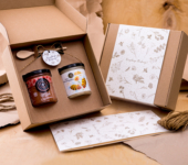 2 miody w pudełku na każdą okazję z 1 znakiem zodiaku (2 kolory)