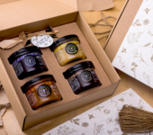 4 miodki w pudełku na każdą okazję (2 kolory)