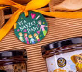 2 miody w pudełku na Dzień Nauczyciela z 1 znakiem zodiaku