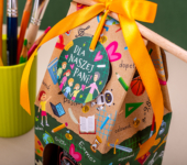 1 miód w kolorowym pudełku na Dzień Nauczyciela z 1 znakiem zodiaku