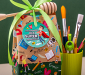 1 miód w kolorowym pudełku na Dzień Nauczyciela z 1 znakiem zodiaku