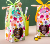 1 miód w kwiatowym pudełku na Dzień Nauczyciela