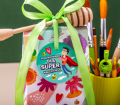 1 miód w kwiatowym pudełku na Dzień Nauczyciela