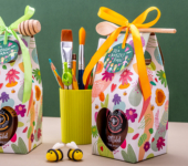 1 miód w kwiatowym pudełku na Dzień Nauczyciela