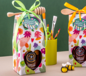 1 miód w kwiatowym pudełku na Dzień Nauczyciela