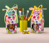 1 miód w kwiatowym pudełku na Dzień Nauczyciela z 1 znakiem zodiaku