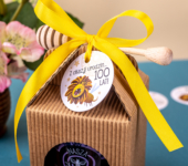 1 miód w kartoniku na urodziny ze znakiem zodiaku