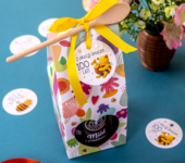 1 miód w kwiatowym pudełku na urodziny ze znakiem zodiaku