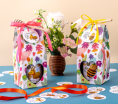 1 miód w kwiatowym pudełku na urodziny ze znakami zodiaku